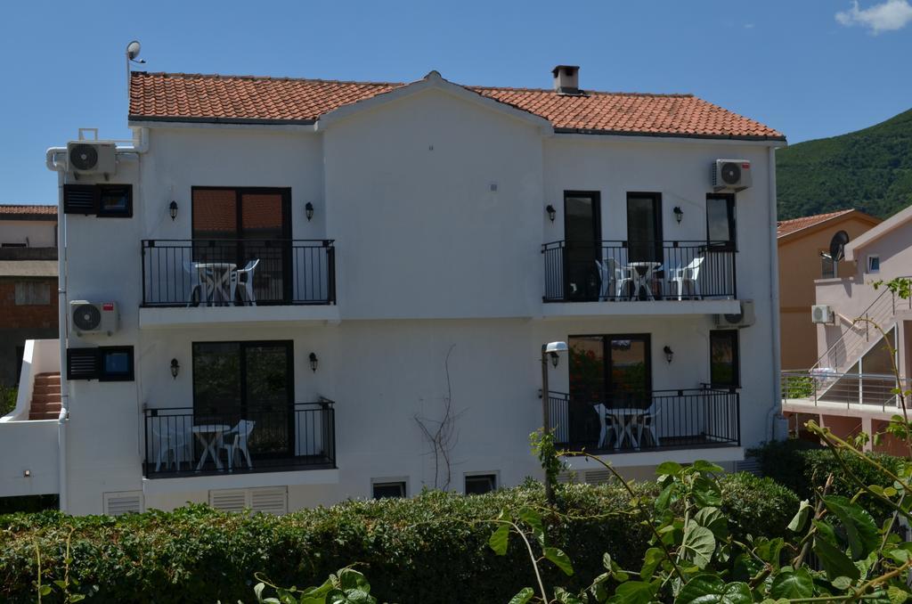 Casablanca Apartments Budua Esterno foto