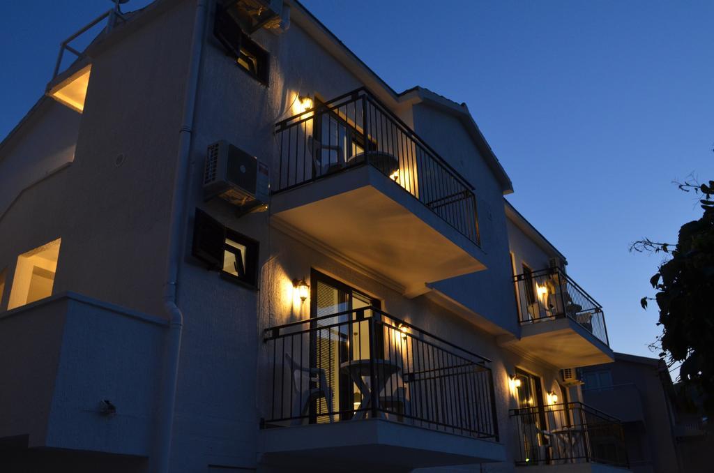 Casablanca Apartments Budua Esterno foto