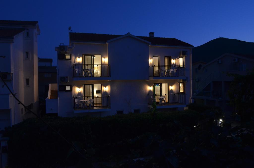 Casablanca Apartments Budua Esterno foto