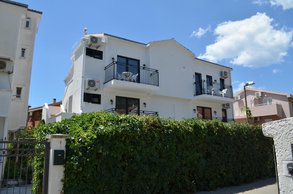 Casablanca Apartments Budua Esterno foto